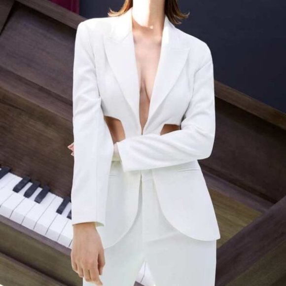 SEXY CONTEMPORARY Peak Neck Cut Out Single Button - Picture 10 of 16